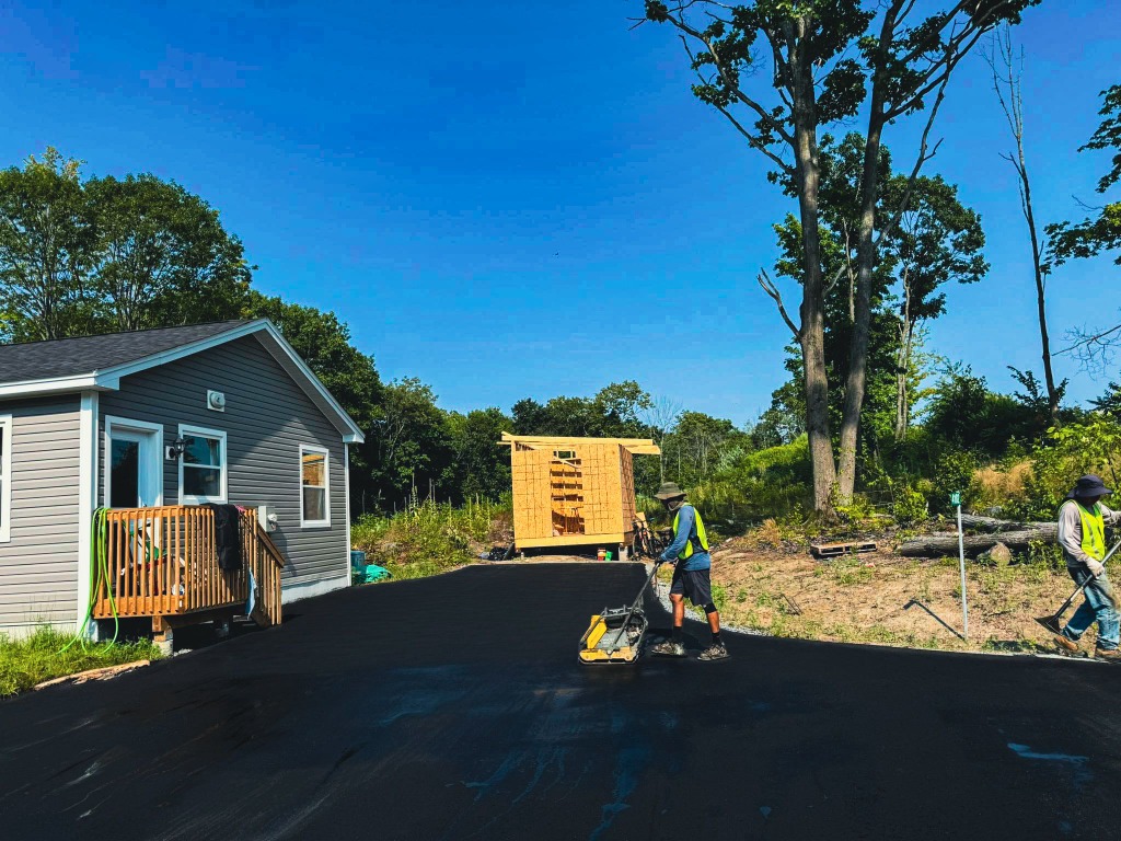 Commercial asphalt paving Brampton Ontario