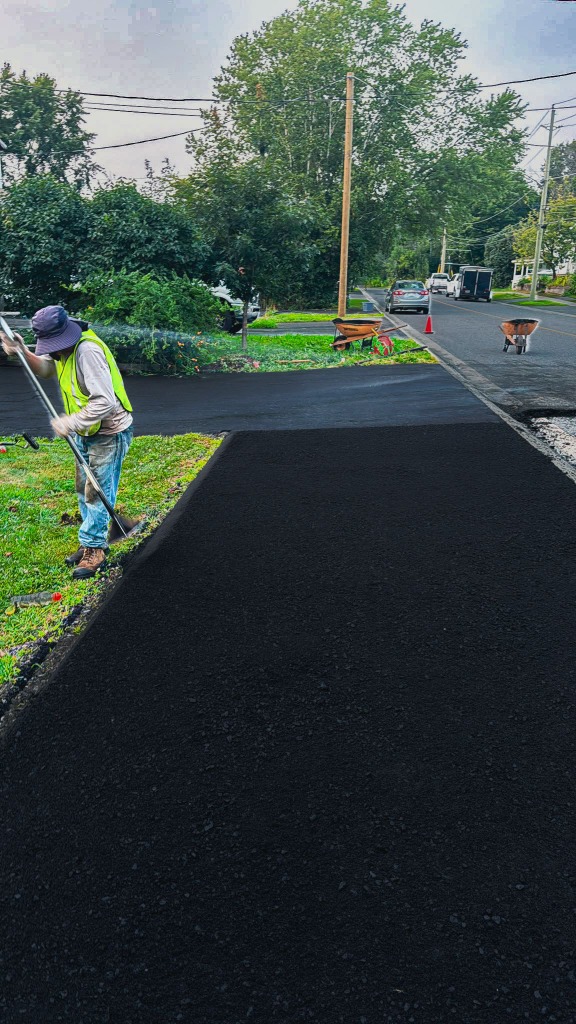 Asphalt paving crew Scarborough Ontario